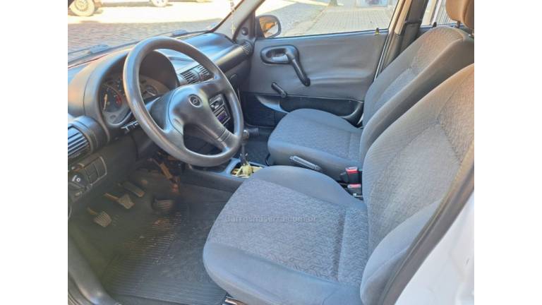 CHEVROLET - CORSA - 2003/2003 - Branca - R$ 19.500,00