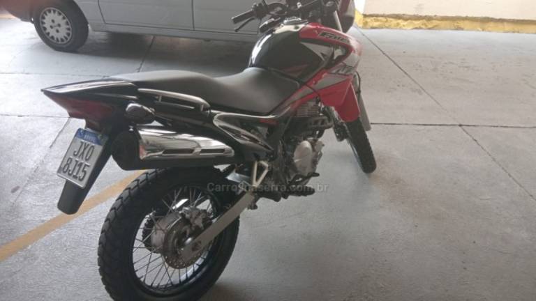 HONDA - NX 400I FALCON - 2004/2004 - Vermelha - R$ 13.500,00
