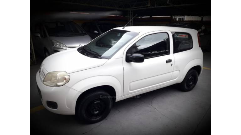 FIAT - UNO - 2014/2014 - Branca - R$ 25.000,00