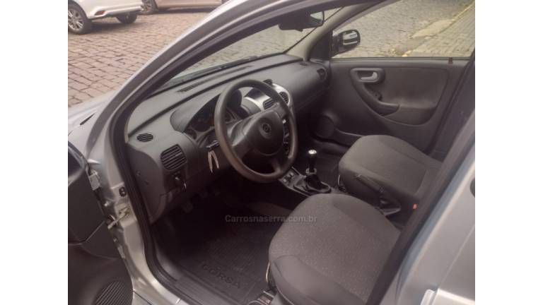 CHEVROLET - CORSA - 2009/2009 - Prata - R$ 29.000,00