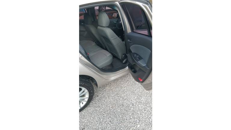 FIAT - BRAVO - 2012/2012 - Dourada - R$ 35.000,00