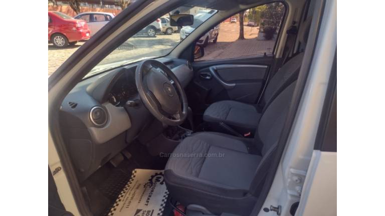 RENAULT - DUSTER - 2013/2014 - Branca - R$ 53.000,00