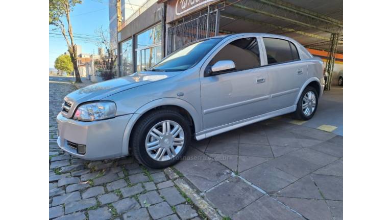 CHEVROLET - ASTRA - 2004/2004 - Prata - R$ 24.900,00