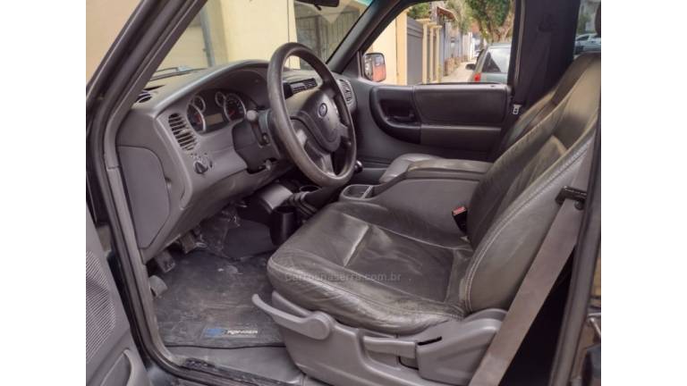 FORD - RANGER - 2006/2007 - Preta - R$ 59.000,00