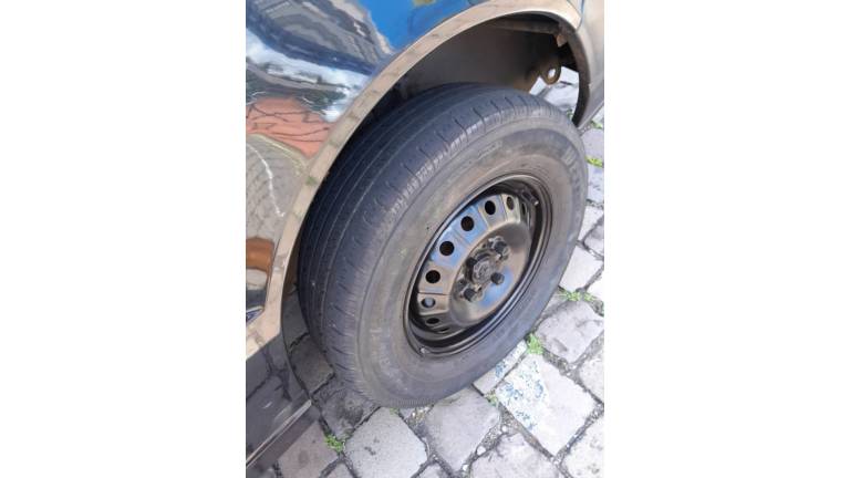 FIAT - UNO - 2004/2005 - Preta - R$ 16.500,00