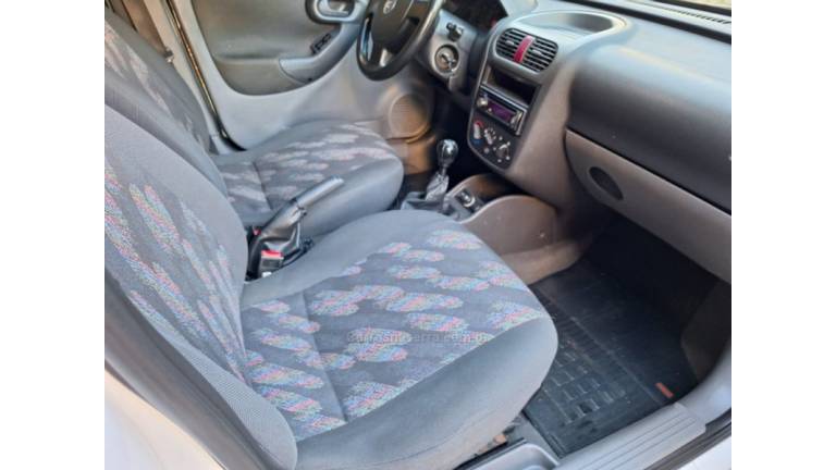 CHEVROLET - CORSA - 2003/2003 - Branca - R$ 21.900,00