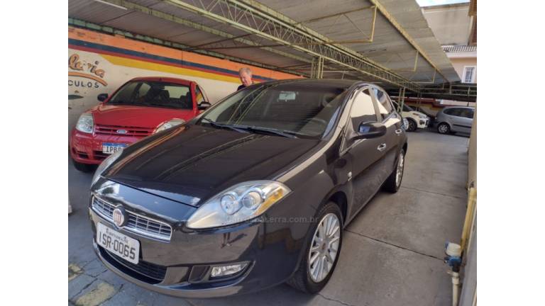 FIAT - BRAVO - 2011/2012 - Preta - R$ 45.000,00