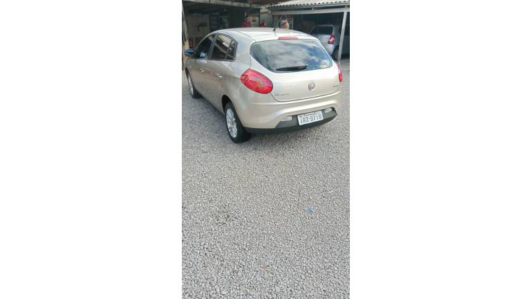 FIAT - BRAVO - 2012/2012 - Dourada - R$ 35.000,00