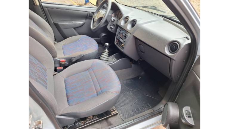 CHEVROLET - CELTA - 2009/2009 - Prata - R$ 24.900,00