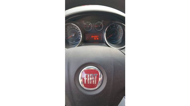 FIAT - BRAVO - 2012/2012 - Dourada - R$ 35.000,00