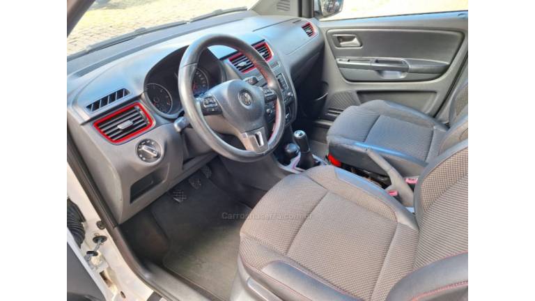 VOLKSWAGEN - FOX - 2014/2014 - Branca - R$ 48.900,00