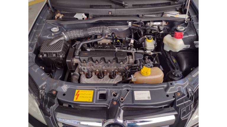 CHEVROLET - PRISMA - 2011/2011 - Preta - R$ 27.900,00