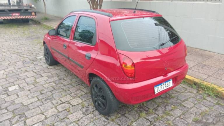 CHEVROLET - CELTA - 2004/2004 - Vermelha - R$ 15.900,00
