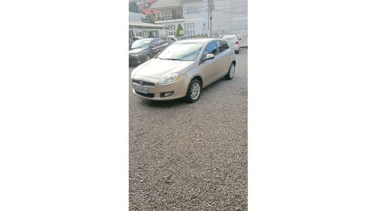 FIAT - BRAVO - 2012/2012 - Dourada - R$ 35.000,00