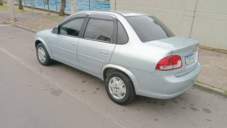CHEVROLET - CORSA - 2012/2012 - Prata - R$ 28.500,00